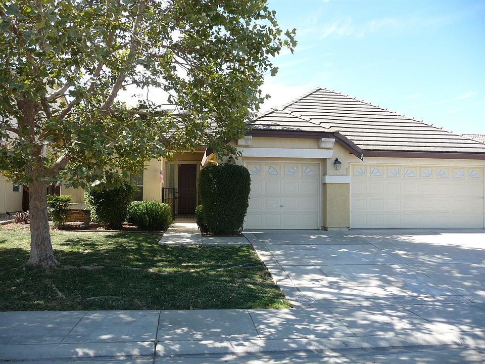 2nd image of 9904 Sorrentino Dr