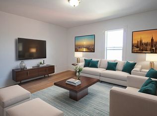 5126 Victoria Ave #3, Niagara Falls, ON L2E4E3