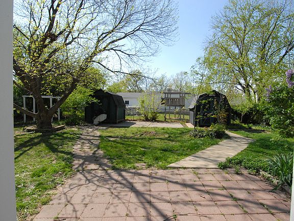 5th image of 10 Jenny Lind Dr