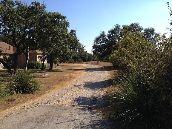 5th image of 610 Marquis Ln
