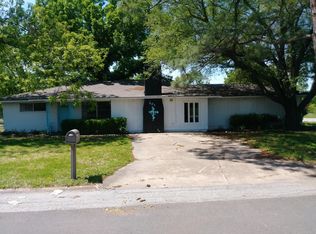 201 Brookhaven Ter, Commerce, TX 75428