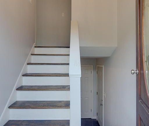 3rd image of 415 Baywood Pl