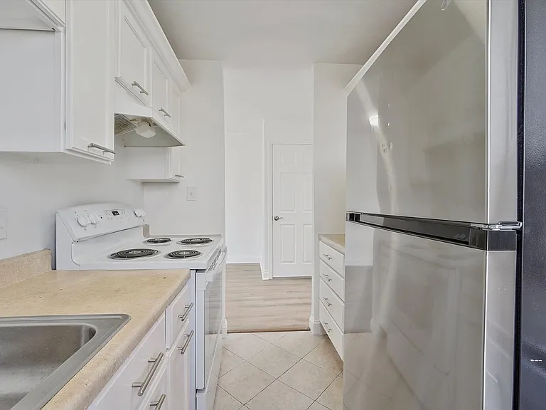 1244 Savannah Pl SE #B — Photo 12