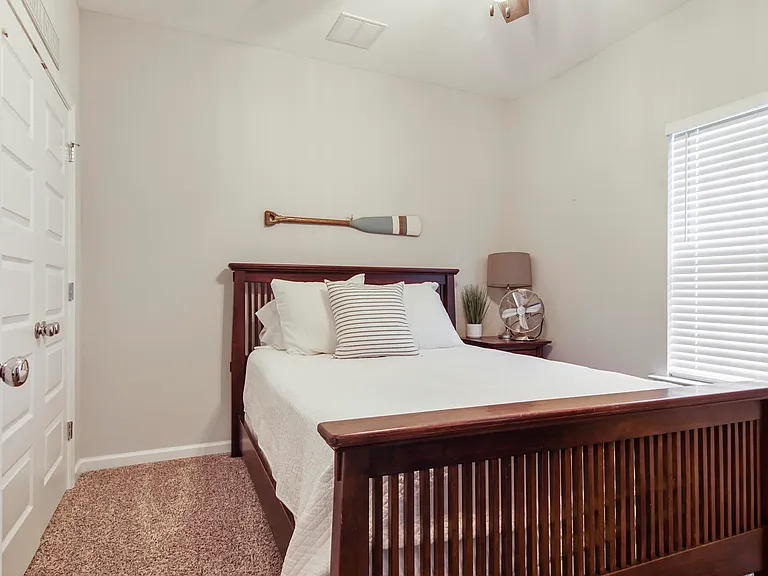408 Raven Ln — Photo 23