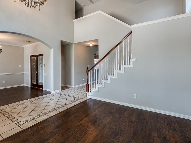 323 Del Cano Dr — Photo 13