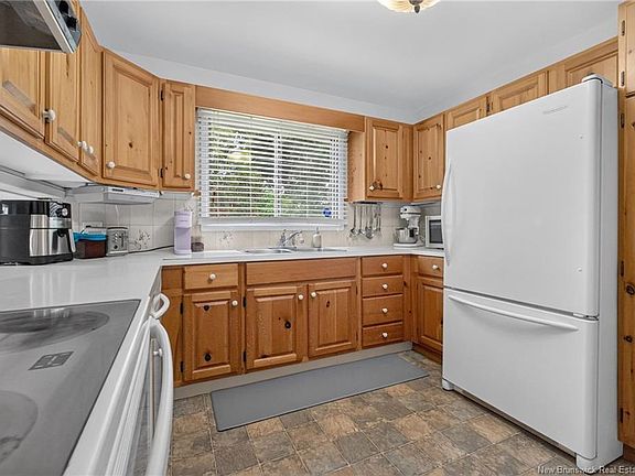 3rd image of 230 Macbeath Ave