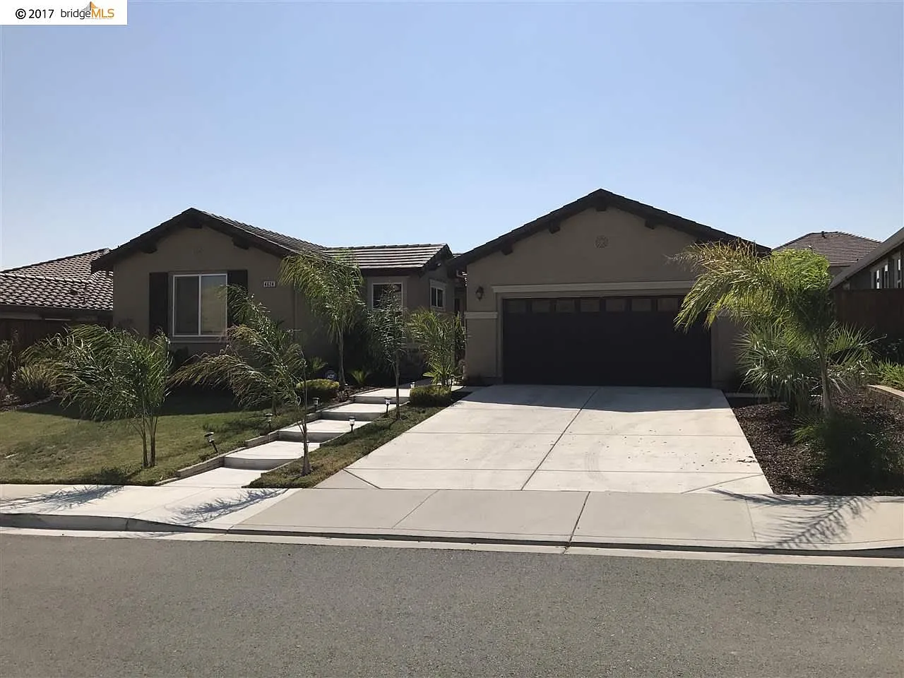 4624 Stewart St photo 1