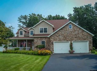 14 Harvest Ln, Wilton, NY 12831