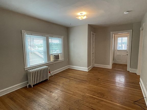 2nd image of 1517 W 14th St #5