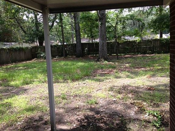 4th image of 8605 Cresthill Ave