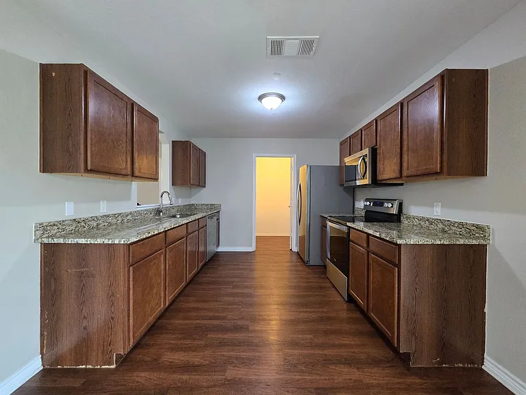 5302 Lyra Dr — Photo 4