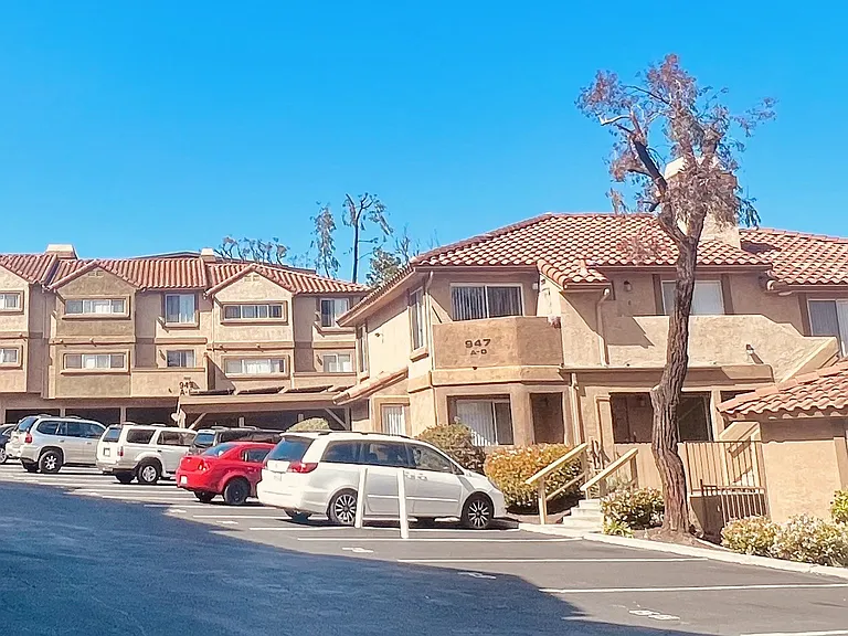 Grande Vista Apartments parking and amenities.