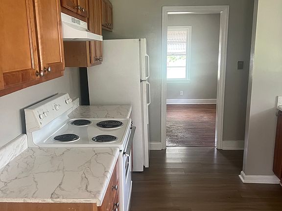 3rd image of 535 Hilda St