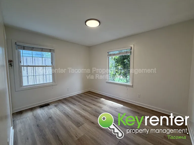5321 N 42nd St — Photo 7