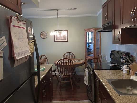 5th image of 1448 Fir St #313