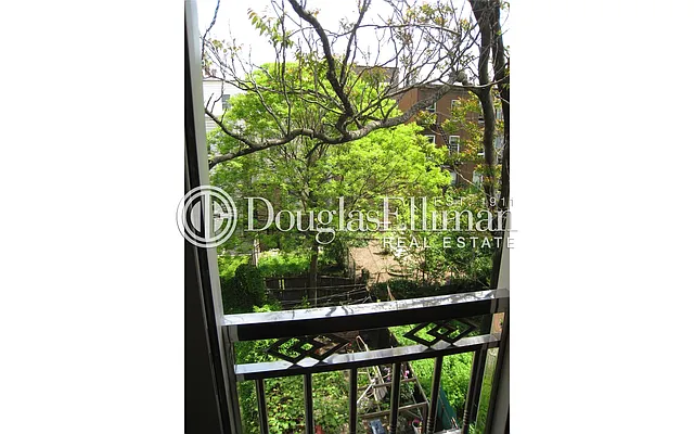 Rented by Douglas Elliman | media 27