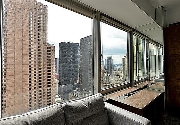 3rd image of 150-156 W 56th St APT 3109