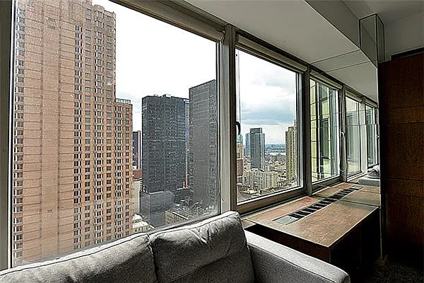 Sold by Domus Realty | media 6