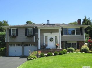135 Saint Nicholas Ave, Smithtown, NY 11787