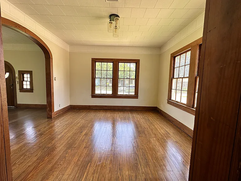 426 Bellevue St — Photo 10