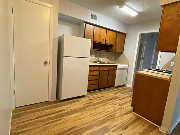 4th image of 2307 Barton Village Cir Unit 103