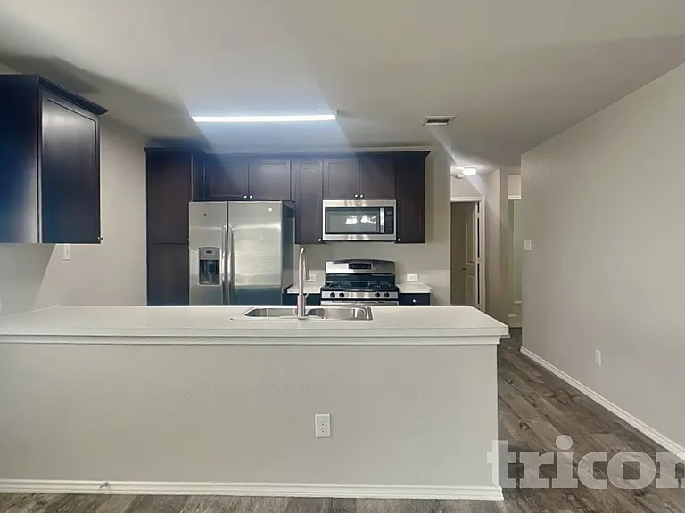 8511 Amistad Cv — Photo 4