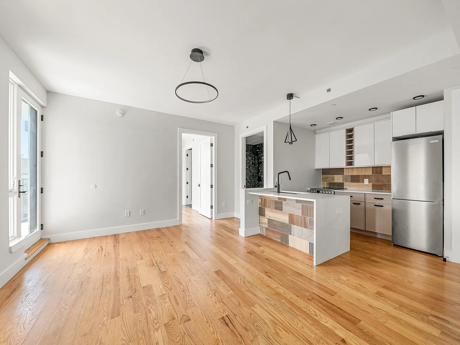 2112 Avenue P — Photo 1
