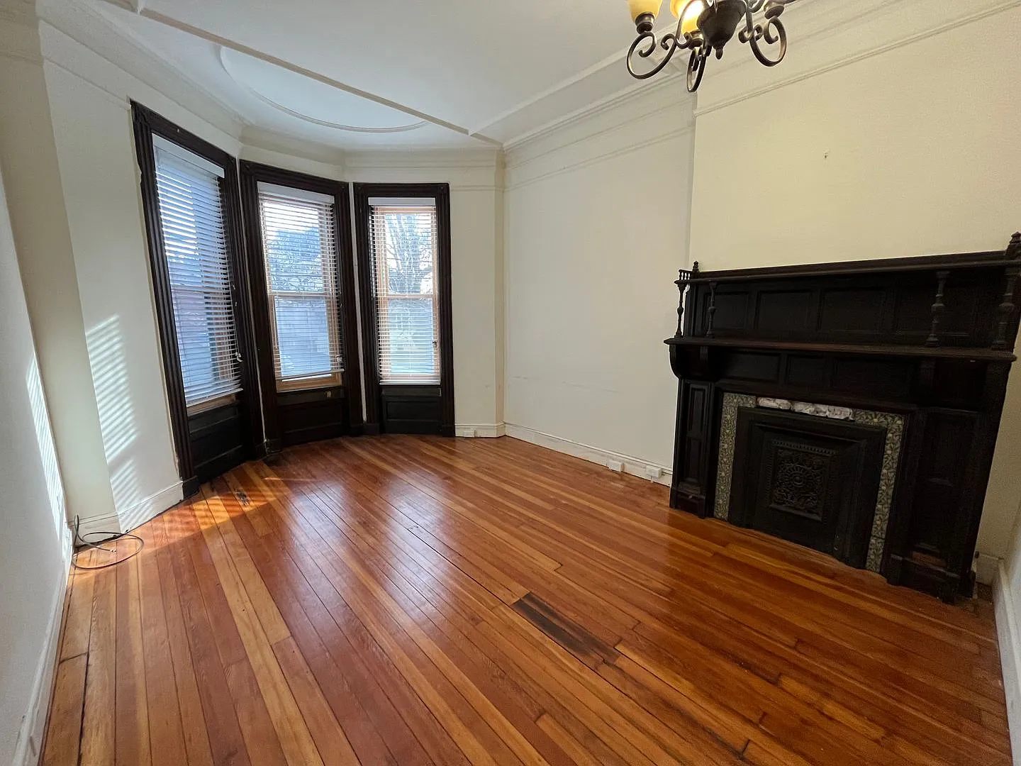 33 South Lake Ave. — Photo 1
