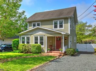 11 Tainter St, Peapack, NJ 07977