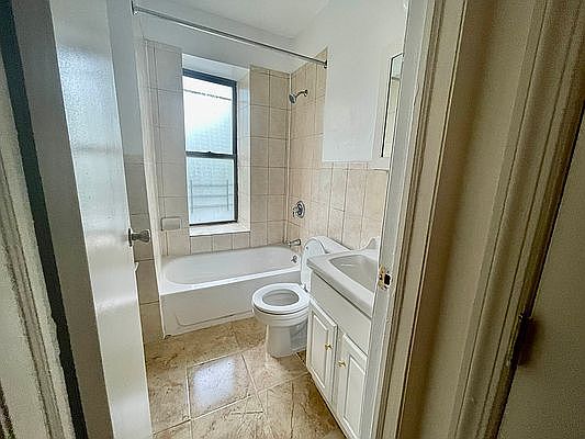 5th image of 421 W 162nd St APT D