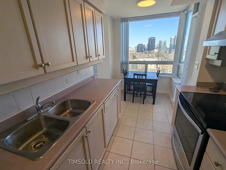 8 Rean Dr #1105 — Photo 7