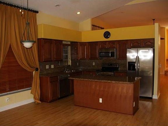 Embassy Lakes homes