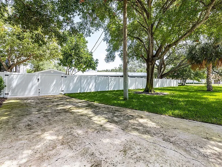4200 W Beachway Dr — Photo 28