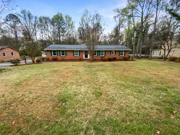 1210 Westmoreland Dr, Lancaster, SC 29720
