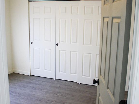 5th image of 1125 Tamerack Ave #C