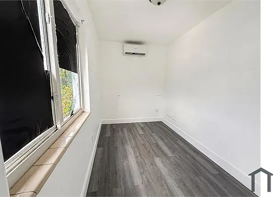 1885 SW 4th St #3 — Photo 6