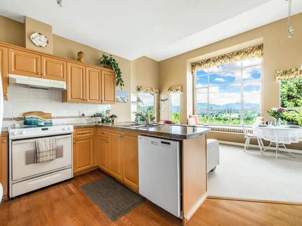 5280 Oakmount Cres #406, Burnaby, BC V5H 4S1