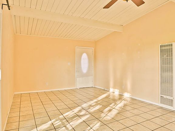 3rd image of 4315 N Hartley Ave