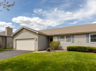304 Old Mill Ln, Hampshire, IL 60140