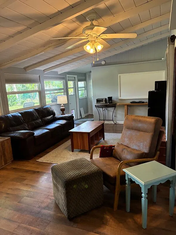 1 bed, 1.0 bath, 400 sqft, $1,300 — Photo 4