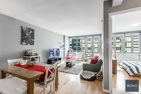 Rented by Bond New York | media 4