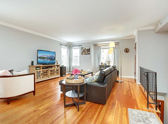 3rd image of 3466 N Keating Ave