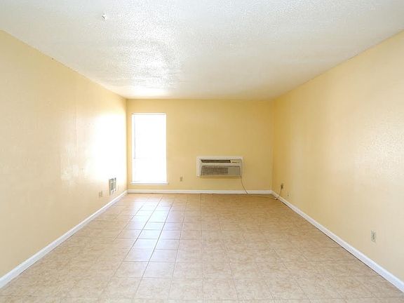 4th image of 4730 NW 23rd St APT 6