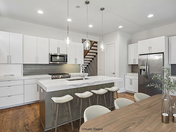 2nd image of 2319 N Prairie Ave