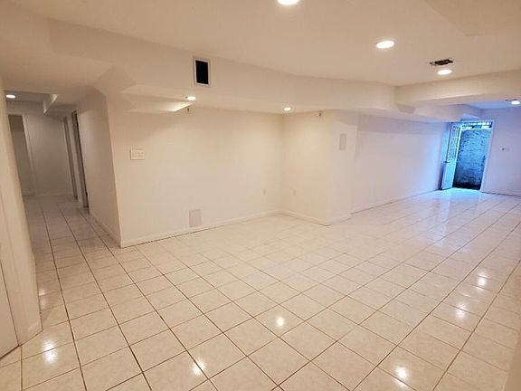 2nd image of 208 Carnation Dr