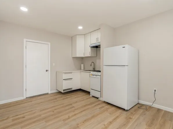 40 Beacon Avenue image 16 of 20