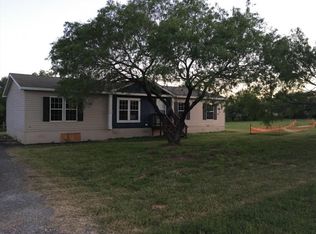 17406 Ranchview Estates Dr, Elmendorf, TX 78112