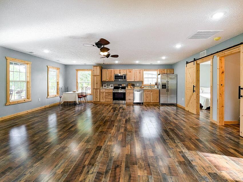1st image of 143 Outlook Dr