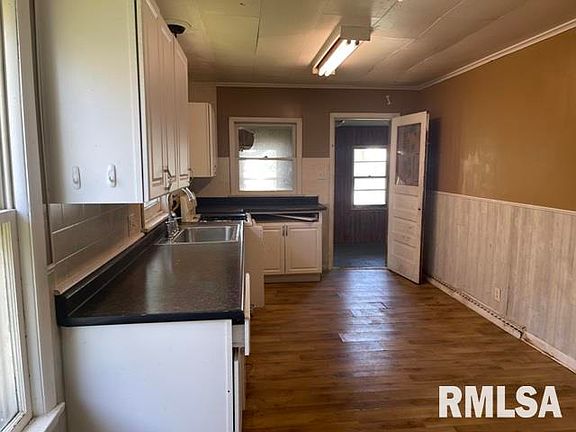 4th image of 313 W Harpole St