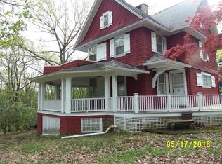 11 Park Ter, Pocono Manor, PA